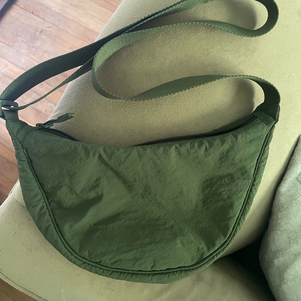 Uniqlo Crescent Bag